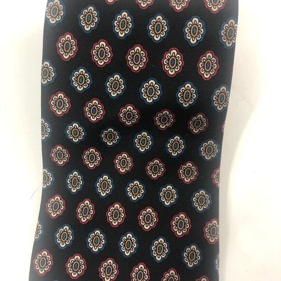 Vintage Wembley Black Floral Geometric Medallion Tie 100% Imported Silk USA Long - Picture 3 of 7